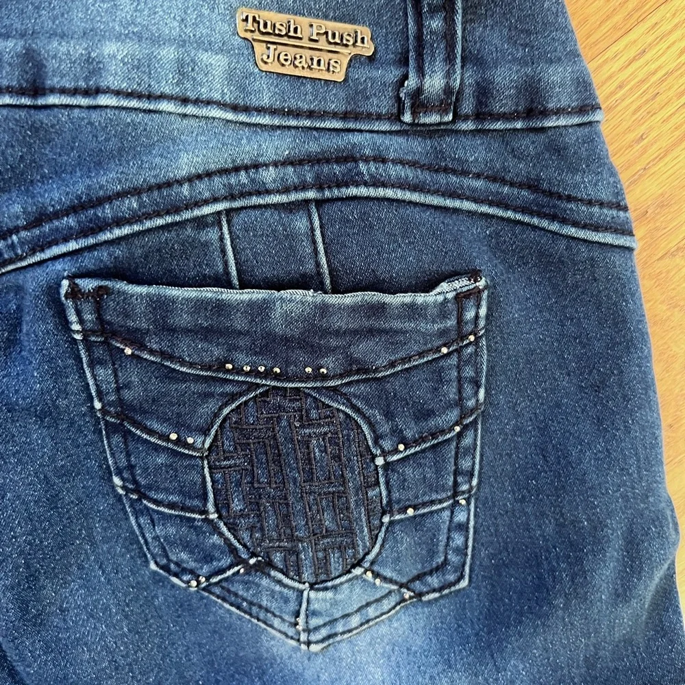 Juniors Ladies Size 7 Tush Push Blue Denim Jeans Crystals Bedazzles  GUC - Picture 8 of 9